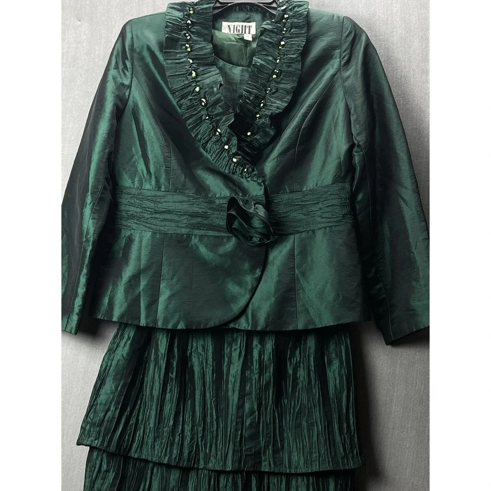 Night Studio New York 3 Piece Emerald Green Formal Skirt Suit Beaded Size 10